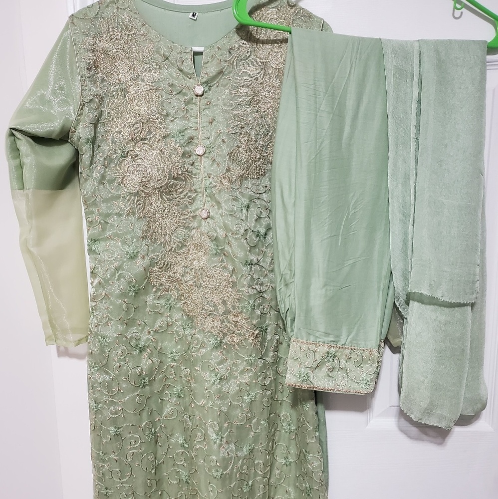 Agha Noor dress - Picture 1 of 1